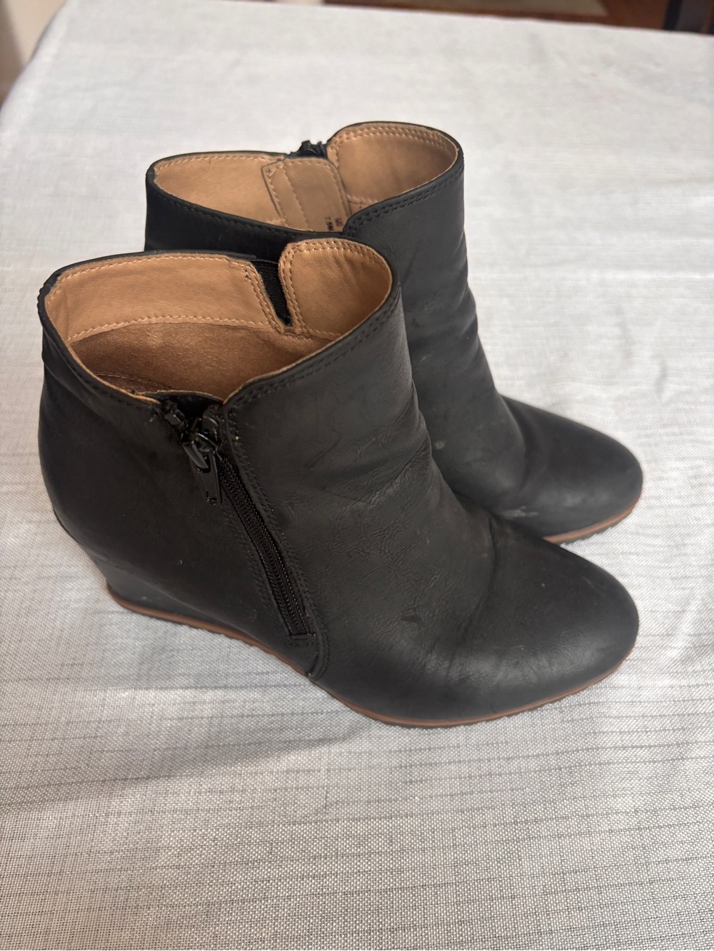 SOUL Naturalizer Black Wedge Ankle Booties with Side Zip